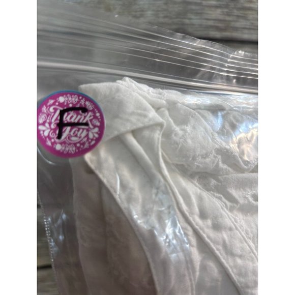 Old Navy Button Up Shirt Women L White Eyelet Long Sleeve Embroidered Polyester - Picture 8 of 8